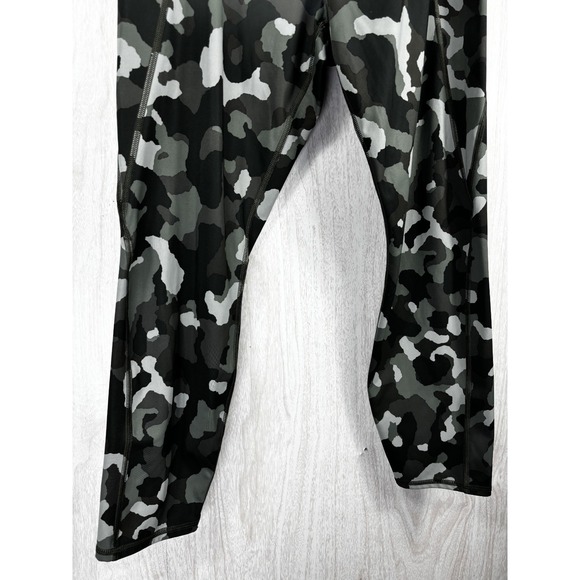 Athleta Lightning Camo 7/8‎ Leggings XL Olive Green High Rise Athleisure Fit - Picture 8 of 8